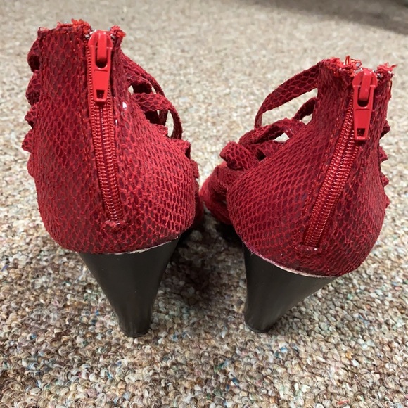 Qupid red snakeskin open toe heels. 7.5 4” heels - Picture 6 of 9